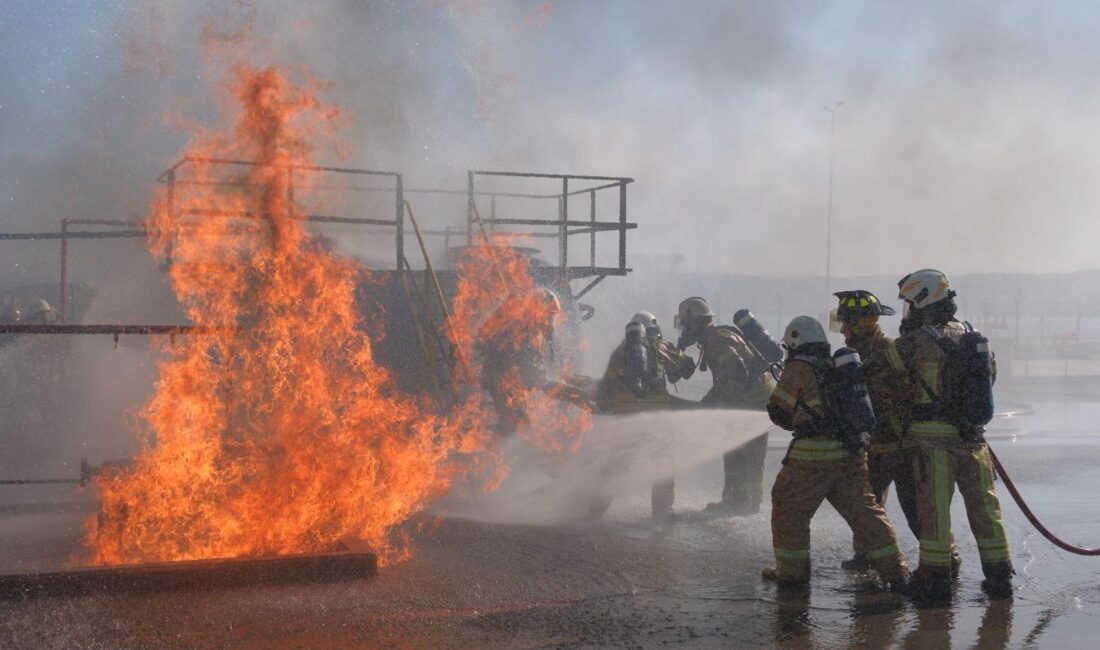 İzmir İtfaiyesi’nden bir başarı daha İzmir Büyükşehir Belediyesi İtfaiyesi, Endüstriyel yangınlara müdahalede artık daha deneyimliler