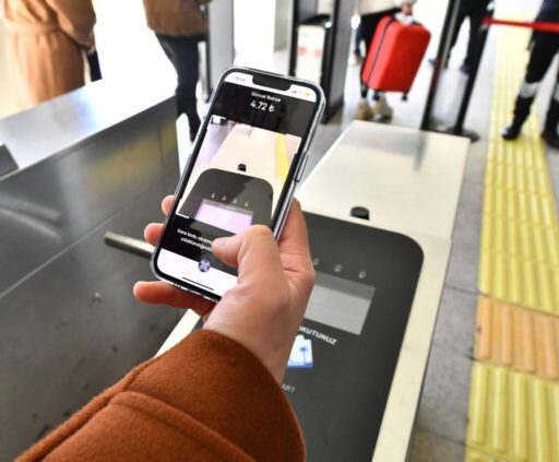 İzmir Büyükşehir Belediyesi’ne bağlı toplu ulaşım araçlarında ve Büyükşehir -