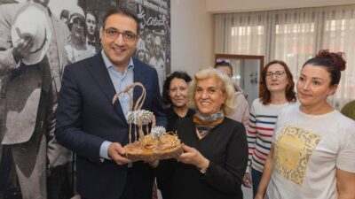 Balçova Belediye Başkanı Onur Yiğit, vatandaşlarla belediye arasında
köprü görevi gören