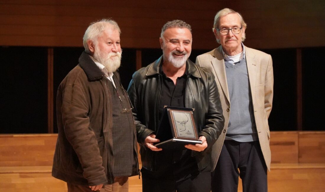 İzmir Büyükşehir Belediyesi’nin Kültürlerarası Sanat Derneği iş birliği ile düzenlediği