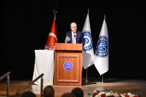 *Prof. Dr. Budak, “Tüm başarılarımızı çalışanlarımızın katkılarıyla inşa ettik. Hedeflerimiz