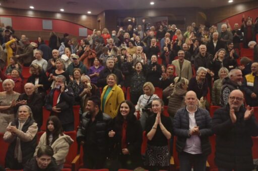 Güzelbahçe Belediyesi’nin düzenlediği yeni yıl konserinde sahne alan Sunshine Band