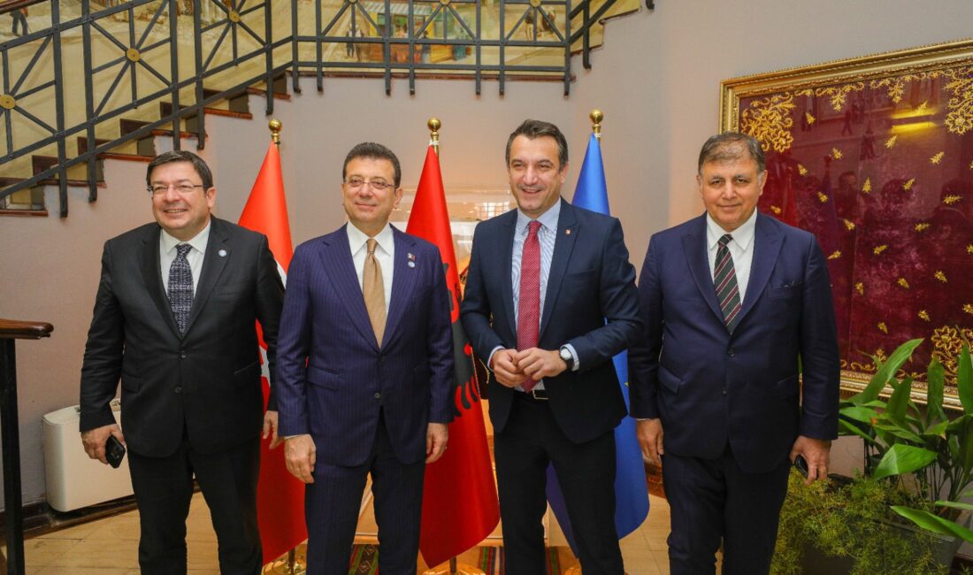 İzmir Büyükşehir Belediye Başkanı Dr. Cemil Tugay,  Arnavutluk'un başkenti Tiran'da