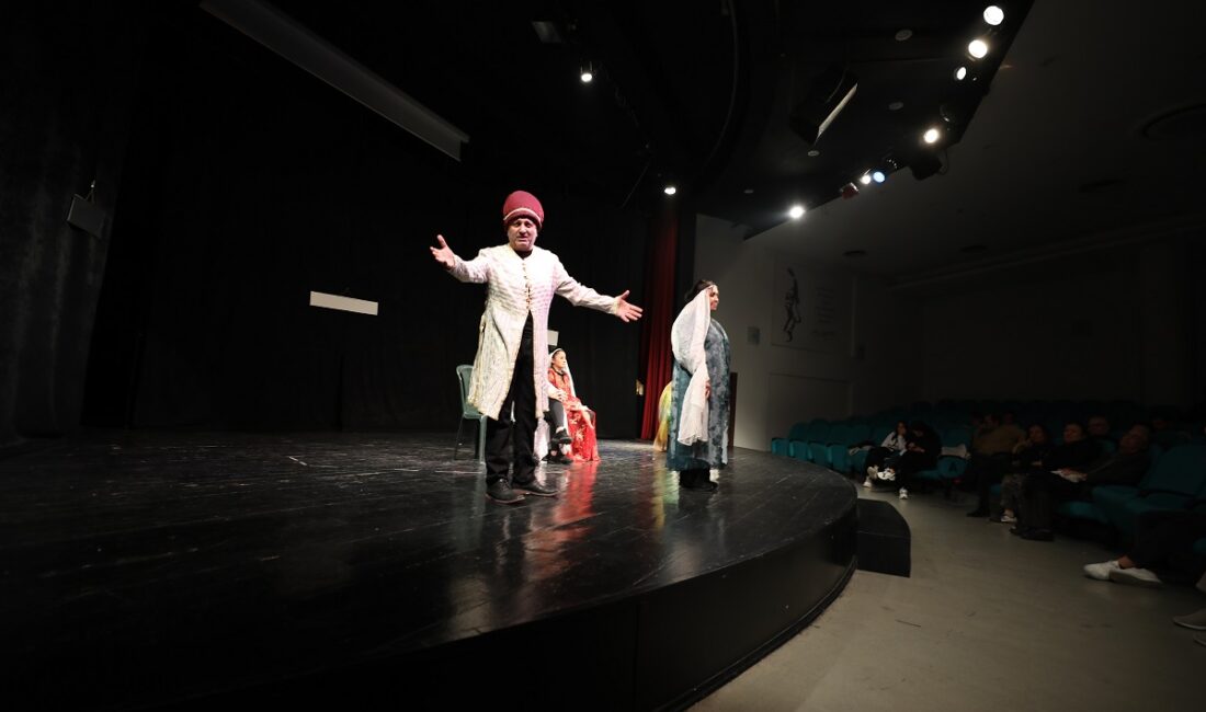 Menderes, İlk Kez Tiyatro Festivali’ndeydi Menderes Belediyesi Klaros Tiyatro Topluluğu, Uluslararası İzmir Tiyatro Festivali’nde sahne