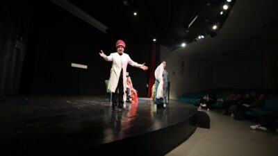 Menderes Belediyesi Klaros Tiyatro Topluluğu, Uluslararası İzmir Tiyatro Festivali’nde sahne