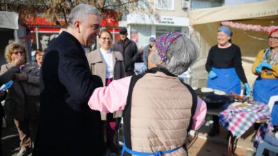 Bergama Belediyesi üreten kadınlar için Cumhuriyet Meydanı’nda yeni yıl pazarı