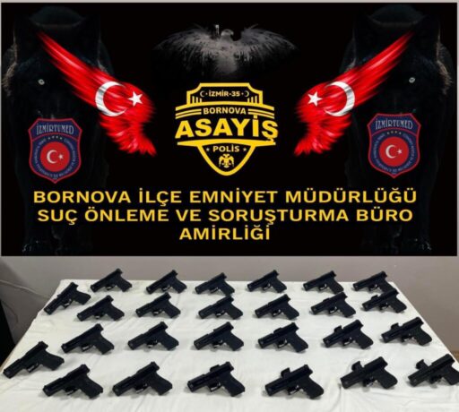 Bornova İlçe Emniyet Müdürlüğü Silah ticareti yapan kişilere yaptığı operasyon