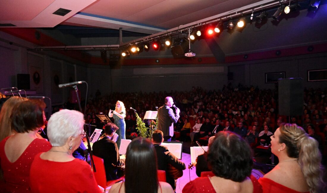 Yeni Yılı Şarkılarla Karşıladılar! Manisa Büyükşehir Belediyesi Türk Sanat Müziği Korosu’nun yeni yıl konseri