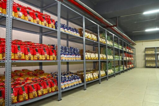 Sosyal belediyecilik anlayışıyla hareket eden Karabağlar Belediyesi, vatandaşların temel ihtiyaçlarını