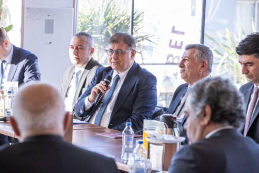 İzmir Büyükşehir Belediye Başkanı Dr. Cemil Tugay, yeni haftaya Güzelbahçe’de