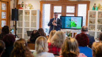 İzmir Büyükşehir Belediye Başkanı Dr. Cemil Tugay, Bademler Sanat Köyü’nde