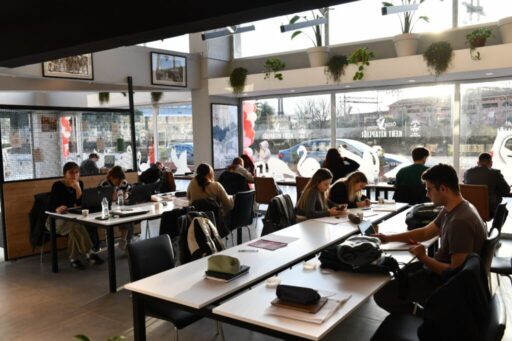 İzmir'de eğitim ve kültür hayatına önemli bir katkı sağlayacak olan