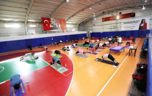 Karşıyaka Belediyesi, aktif ve sağlıklı yaşamı desteklemek amacıyla kış aylarında