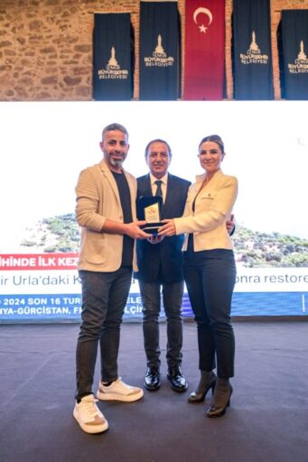 İzmir Büyükşehir Belediyesi'nin bu yıl 25’incisini düzenlediği Barış Selçuk Gazetecilik