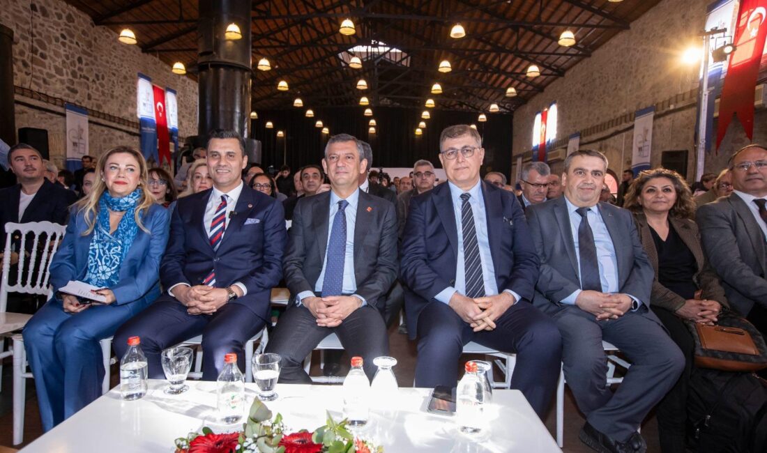 Cumhuriyet Halk Partisi (CHP) Genel Başkanı Özgür Özel, Ege Belediyeler