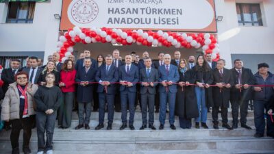 İzmir’in Kemalpaşa ilçesinde okul ve kent lokantası açılışlarına katılan CHP