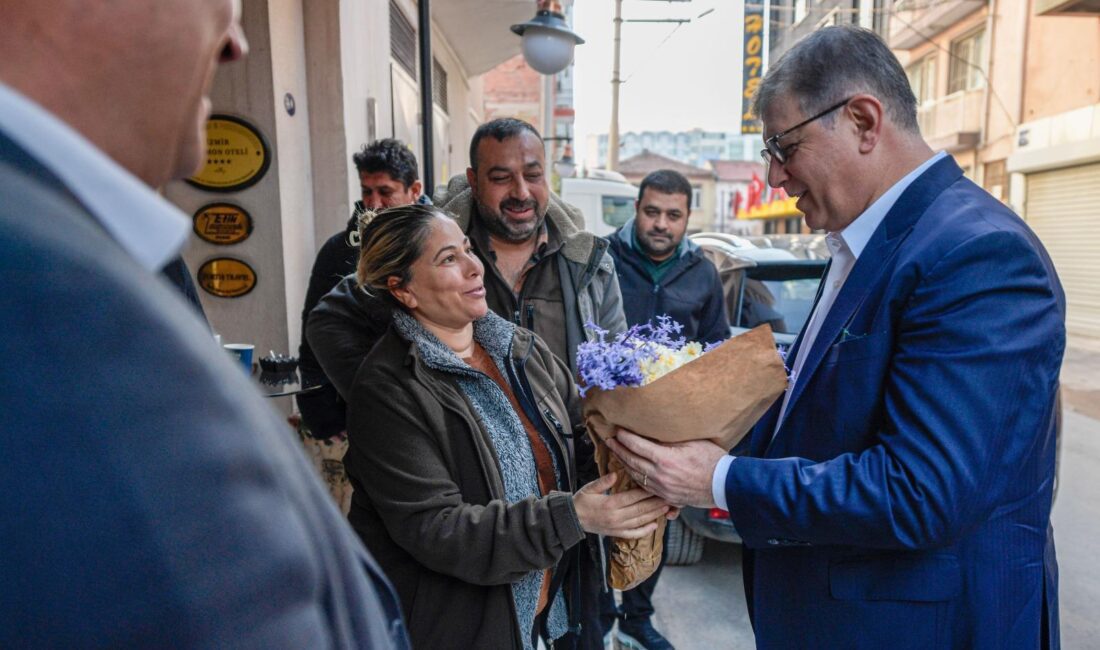 Roman yurttaşların oluşturduğu sivil toplum kuruluşlarının temsilcileriyle bir araya gelen