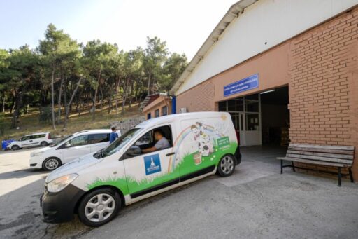 İzmir Büyükşehir Belediyesi’nin yıllardır sürdürdüğü Süt Kuzusu Projesi’nde yeni dönem