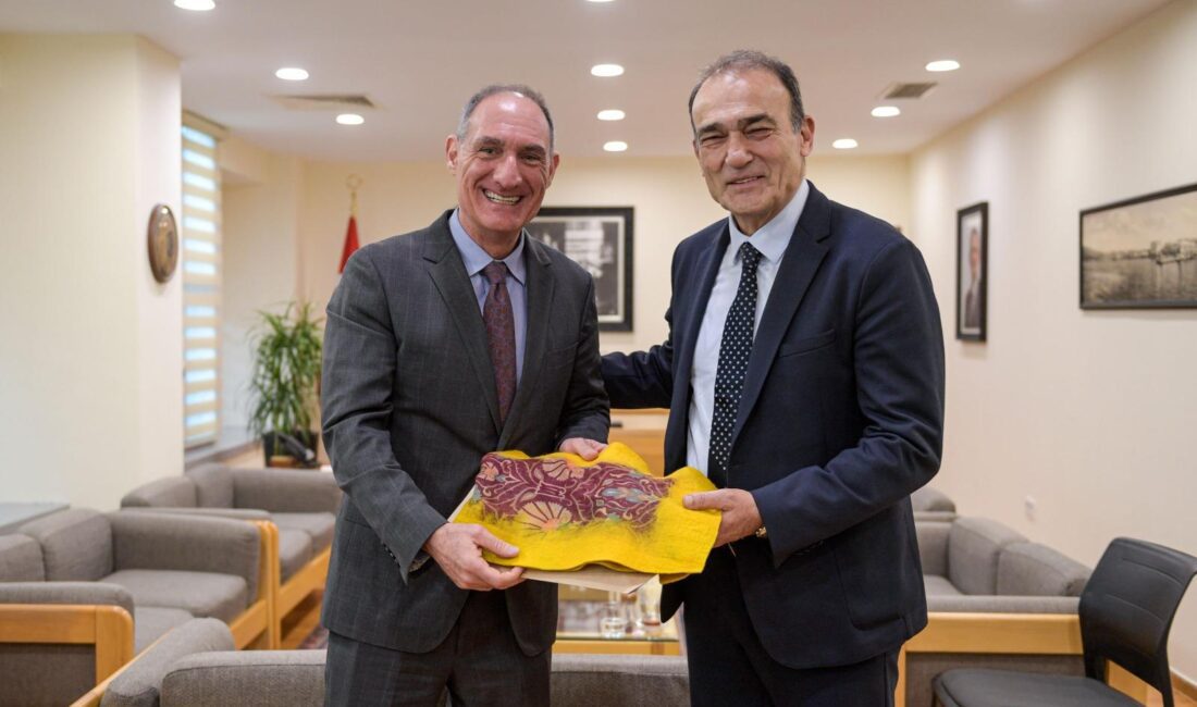 Amerika Birleşik Devletleri’nin İzmir Maslahatgüzarı Michael Goldman İzmir Büyükşehir Belediyesi’ni