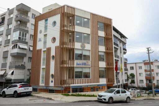 Buca Belediyesi'nin Aziz Nesin Bilgi ve Eğitim Merkezi’nde (BEM) açtığı