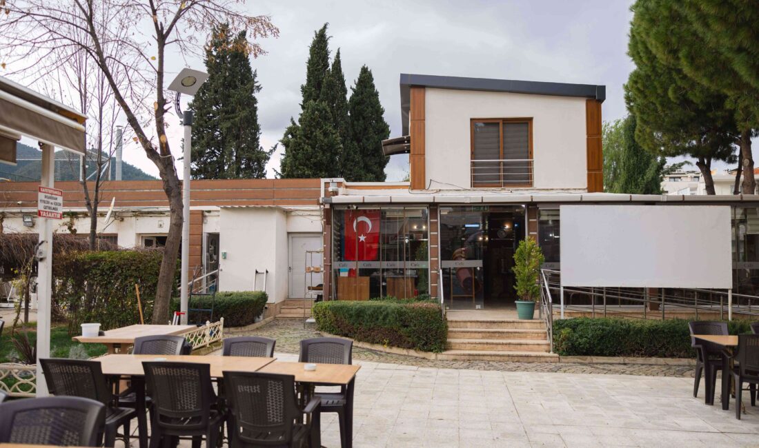 Balçova’ya kent lokantası geliyor Kent lokantasını bir ay içinde
hizmete açmayı hedeflediklerini söyledi.