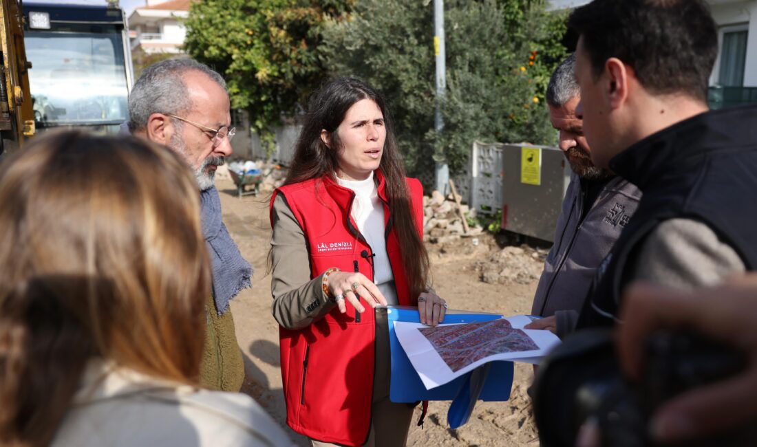 Musalla Mahallesi’nde devam eden doğal gaz çalışmalarını yerinde inceleyen Çeşme
