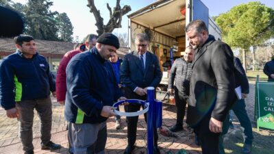 Cemil Tugay, Buca’da sahaya inerek ekiplerin yürüttüğü asfalt, yol yenileme