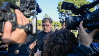 Dr. Cemil Tugay  İzmir Körfezi’ni kirleten unsurlara karşı denetim