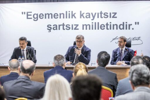 Büyükşehir Belediye Başkanı Dr. Cemil Tugay, kentin sağlıklı şekilde planlanmasının