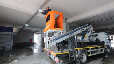 Bayraklı Belediyesi, pazar yerlerini daha konforlu ve güvenli hale getirmek