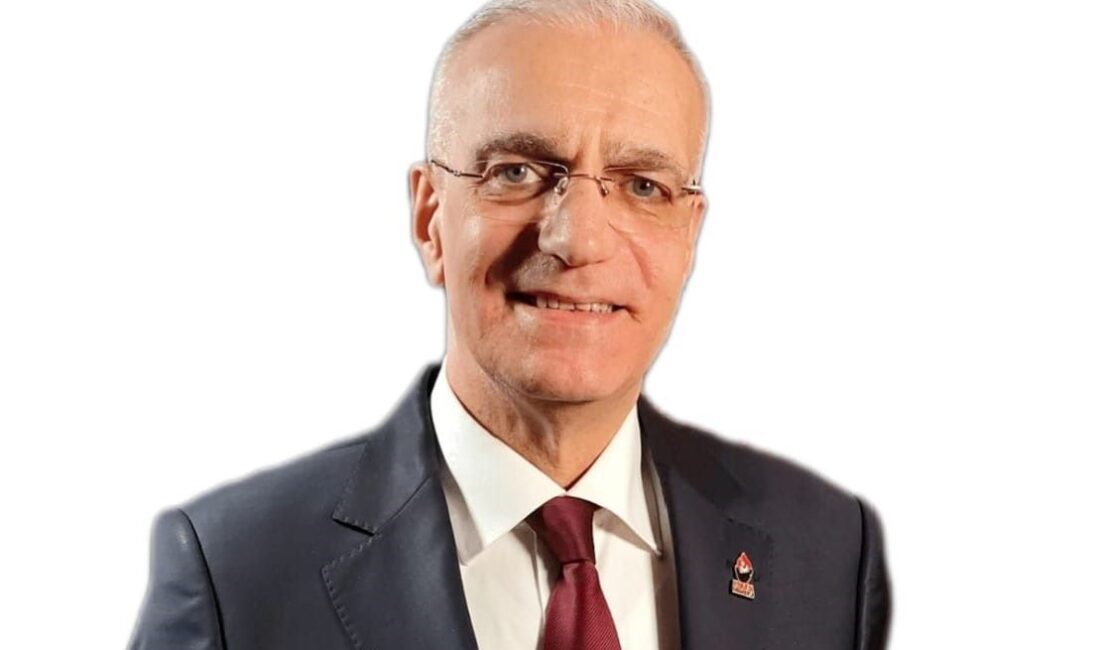 Naşit Birgüvi’den Rozet Takma Tiyatrosu Açıklaması… Zafer Partisi İzmir İl Başkanı Naşit Birgüvi, İYİ Parti’ye geçen