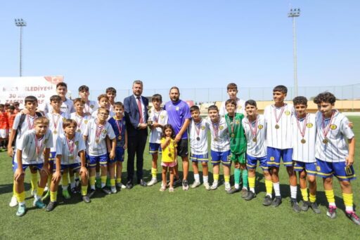 Buca Belediye Spor U14 Futbol Takımı, İzmir şampiyonası finalinden galibiyetle