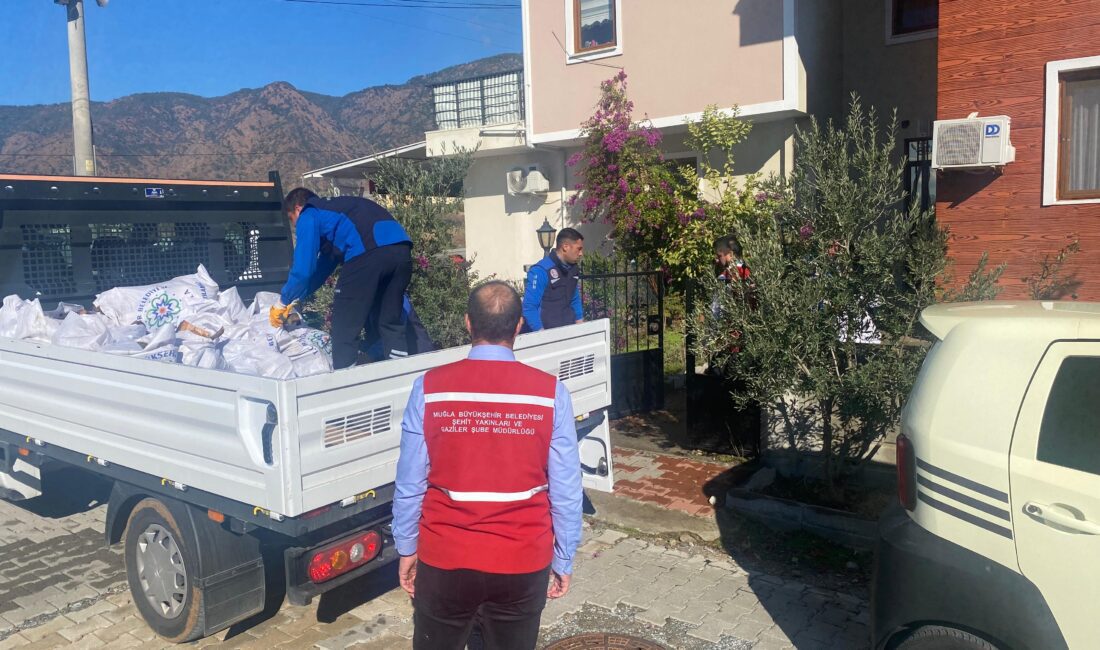 Büyükşehirden Soğuk Kış Günlerinde Yakacak Desteği Muğla Büyükşehir Belediyesi soğuk kış günlerinde bin 942 aileye ulaşarak
19