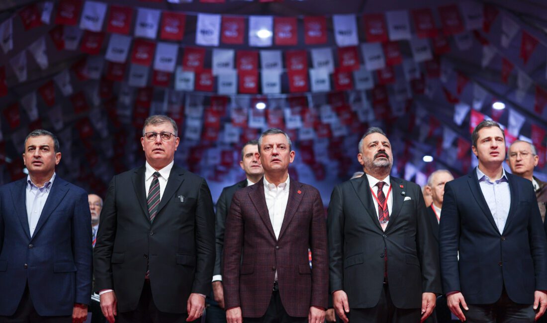 CUMHURİYET HALK PARTİSİ GENEL BAŞKANI ÖZGÜR ÖZEL:“ERDOĞAN, SURİYE’DEN DUYULDUĞUNU BİLEREK ÇOK TEHLİKELİ İŞE KALKIŞIYOR” Cumhuriyet Halk Partisi Genel Başkanı Özgür Özel, CHP İzmir İl