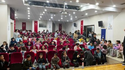 Dayanışma Noktaları, yarıyıl tatilinde çocukları sinema ve tiyatroyla buluşturdu. 