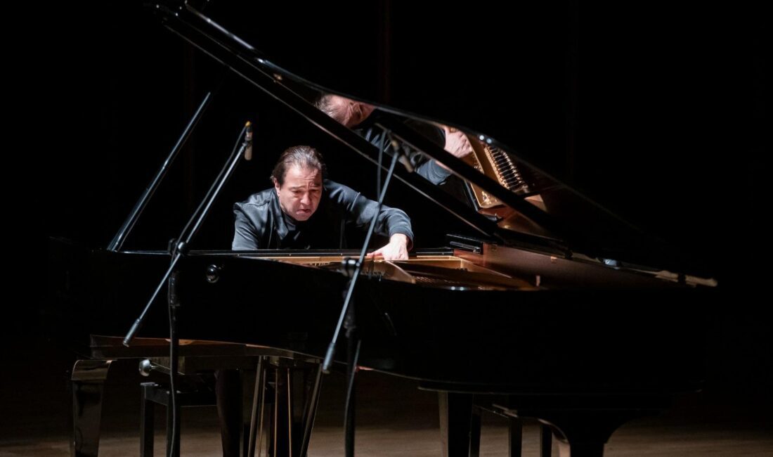 Dünyaca ünlü piyanist ve besteci Fazıl Say, "Piyano Başında 50.