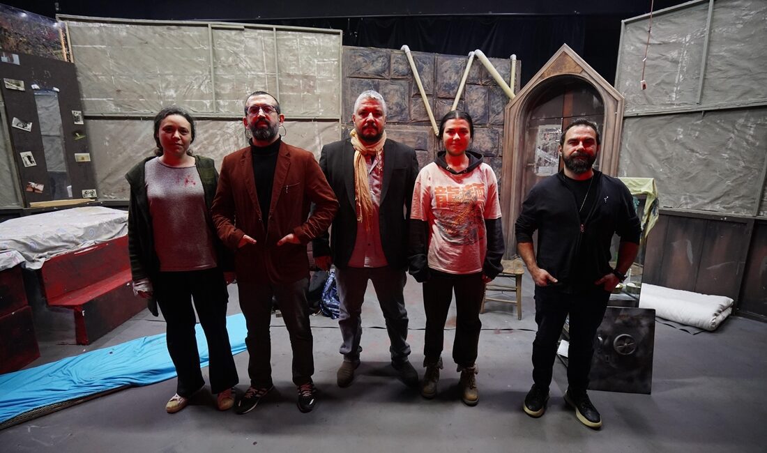 Gece Söyleyemedim…! Gece Söyleyemedim oyunu büyük ilgi gördü. Ayvalık Belediyesi Nejat Uygur