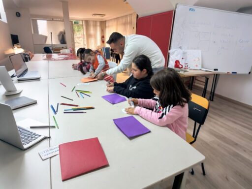 Bayraklı Belediyesi, çocukların yarıyıl tatilini verimli geçirmelerini sağlamak ve unutulmaz