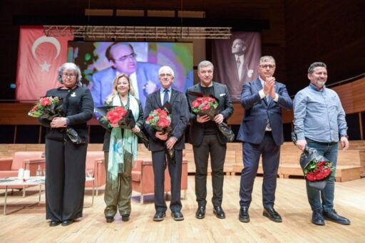 İzmir Büyükşehir Belediyesi, İzmir Gazeteciler Cemiyeti ile araştırmacı gazeteci yazar