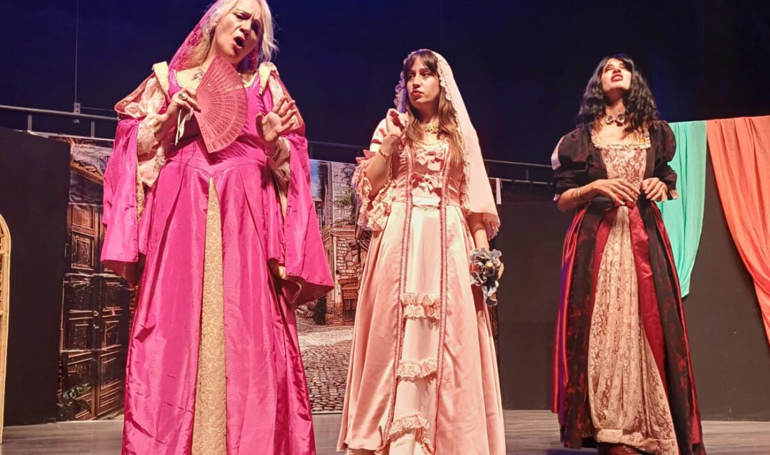 Kanlı Nigar Foça’dan Aydın’a Foça Belediyesi Tiyatro Grubu Aydın Büyükşehir Belediyesi daveti üzerine geçtiğimiz