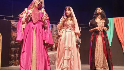 Foça Belediyesi Tiyatro Grubu Aydın Büyükşehir Belediyesi daveti üzerine geçtiğimiz