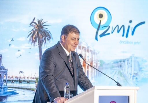 İzmir Büyükşehir Belediye Başkanı Dr. Cemil Tugay, Karşıyaka Stadı’nın yapımıyla