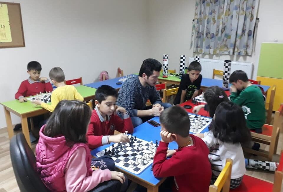 Manisa Büyükşehir Belediyesi’nden Çocukların Gelişimine Büyük Destek! Manisa Büyükşehir Belediyesi, çocukların eğitimine olduğu kadar kültürel ve sanatsal