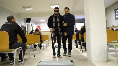 Menderes Belediyesi tarafından 7-14 Ocak Beyaz Baston Görme Engelliler Haftası
kapsamında