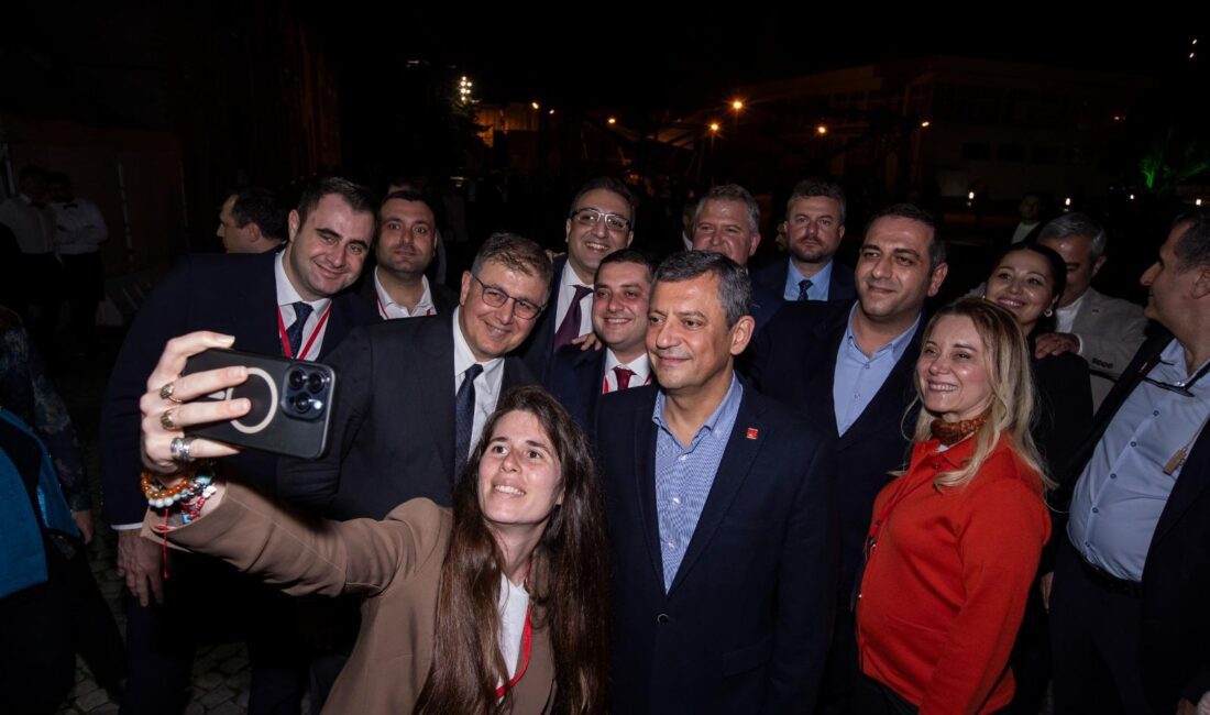 İzmir’de iktidar için yükselen bir kenetlenme ivmesinin ortaya çıktığını söyleyen