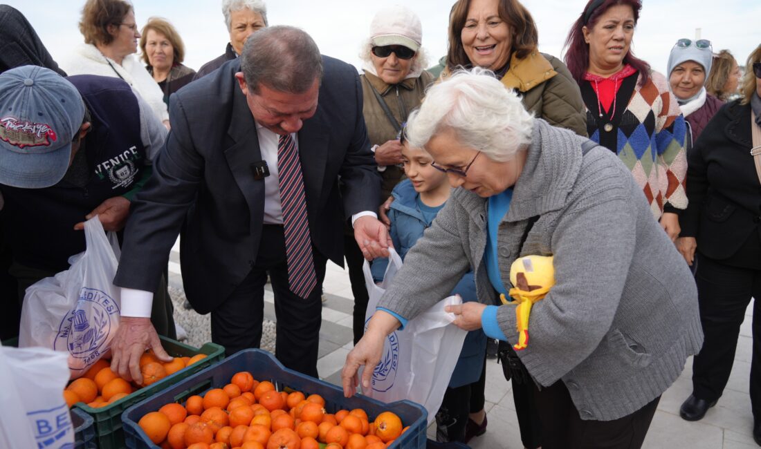 PORTAKAL DAĞITIMLARI GÜLLÜK VE BOĞAZİÇİ’NDE DEVAM ETTİ Milas Belediyesi üreticilere destek olmak ve vatandaşların sağlıklı gıda ihtiyacını
