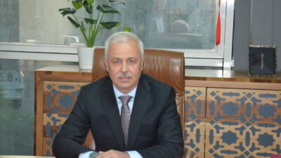 AK Parti Karşıyaka İlçe Başkanı Selahattin Köse, Karşıyaka Belediyesinin pazarcı