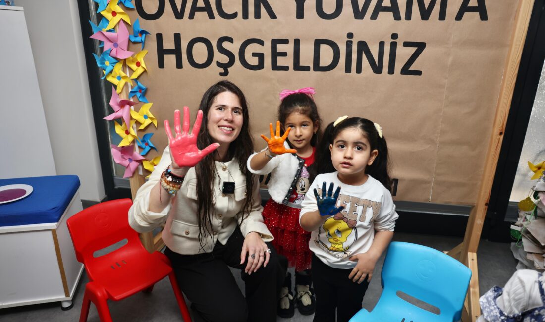 Yeni Yuvamız Çeşme Ovacık Çocuk Etkinlik Merkezi açıldı Çeşme belediye başkanı Lal Denizli, Yuvamız Çeşme Ovacık Çocuk Etkinlik