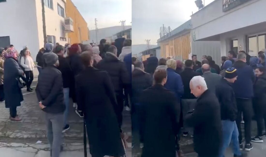 İzmir’in Kemalpaşa ilçesinde faaliyet gösteren Bizden Giyim fabrikasında işçiler büyük