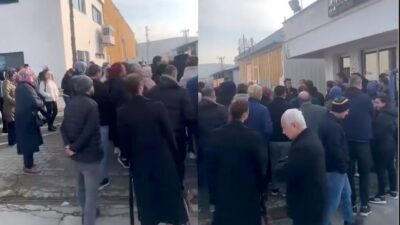 İzmir’in Kemalpaşa ilçesinde faaliyet gösteren Bizden Giyim fabrikasında işçiler büyük